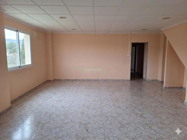 Piso en venta en Estivella. Piso en Estivella con terraza y gran potencial de reforma. Pisos.