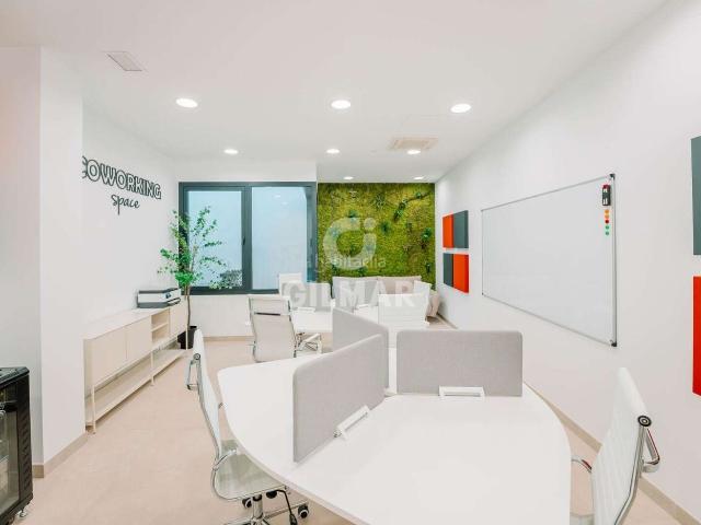 Piso en venta en Fuengirola, Castillo Sohail Myramar. Descubre un impresionante piso de lujo en la exclusiva zona de Fuengirola. Este inmueble de nueva construcción, con 167m construid. Pisos.