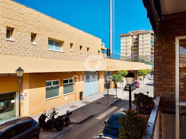 Piso en venta en Fuengirola, Centro ciudad. En el corazón de Fuengirola, uno de los enclaves más vibrantes de la Costa del Sol, se encuentra este luminoso piso de 63 m constr. Pisos.