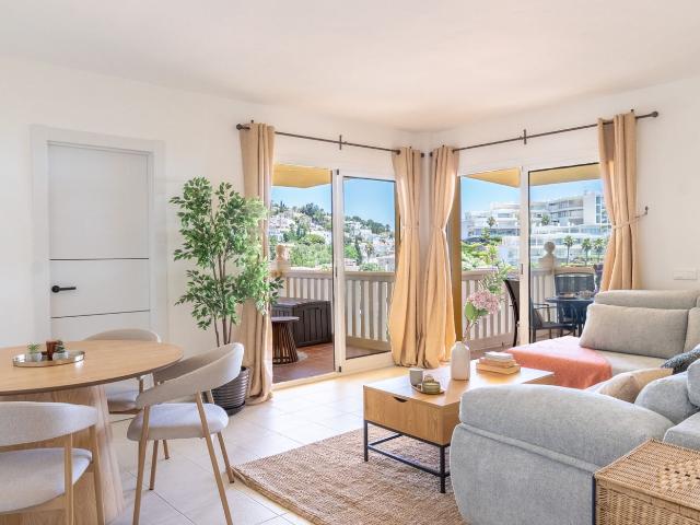 Piso en venta en Fuengirola, El Higuerón. Espectacular vivienda con vistas al mar, piscina, zona ajardinada, garaje y trastero, en el higueron !. Pisos.