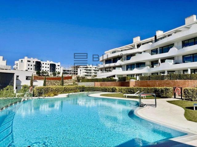 Piso en venta en Fuengirola, El Higuerón. Piso en esquina en venta en Urb. Higueron West, Fuengirola. Pisos.