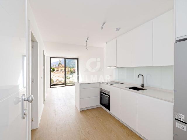Piso en venta en Fuengirola, Los Boliches. En el corazón de Fuengirola, Málaga, se encuentra este exclusivo piso de 59,22 m construidos, diseñado para quienes buscan una viv. Pisos.