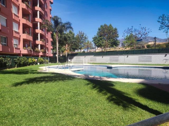 Piso en venta en Fuengirola, Los Boliches. Piso en Los Boliches 300mts de la playa con 3 dormitorios y piscina comunitaria.Fuengirola Málaga. Pisos.