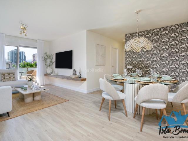 Piso en venta en Fuengirola, Playa de los Boliches. Descubre tu nuevo hogar en la primera línea de playa!. Pisos.