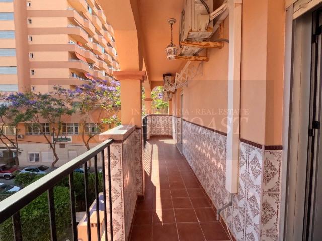 Piso en venta en Fuengirola, Playa de los Boliches. Gran piso en venta en Los Boliches, Fuengirola Con garaje incluido. Pisos.