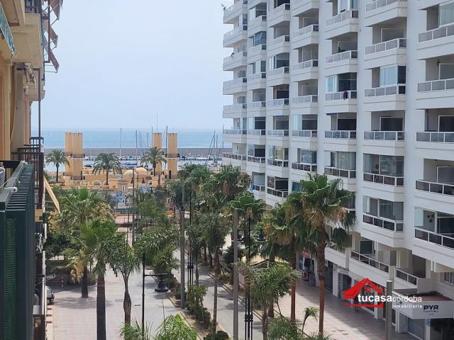 Piso en venta en Fuengirola, Puerto Deportivo. Amplia vivienda para reformar a escasos minutos del Puerto de Fuengirola. Pisos.