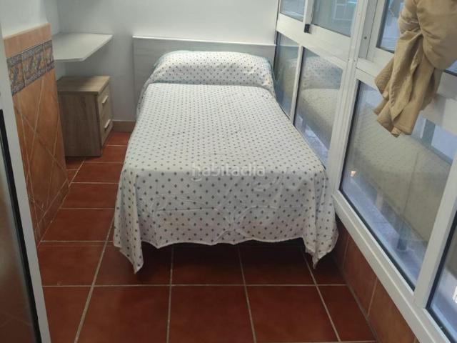 Piso en venta en Fuengirola, Puerto Deportivo. Fantástico piso reformado a 5 minutos de la playa de Fuengirola, con 3 dormitorios, 2 baños y terraza, en pleno Fuengirola Centro. Pisos.