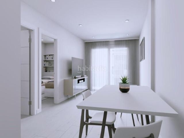 Piso en venta en Fuengirola, Puerto Deportivo. Fabuloso piso en venta! Excelente distribución con 2 dormitorios. Pisos.