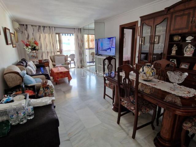 Piso en venta en Fuengirola, Puerto Deportivo. Piso de 95m2 en Puerto de Fuengirola con 3 Dormitorios, Garaje y Terraza con vistas laterales al mar. Pisos.