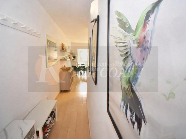 Piso en venta en Fuengirola, Torreblanca del Sol. Piso reformado en venta en Torreblanca, Fuengirola Urbanización con piscinas y jardines. Pisos.