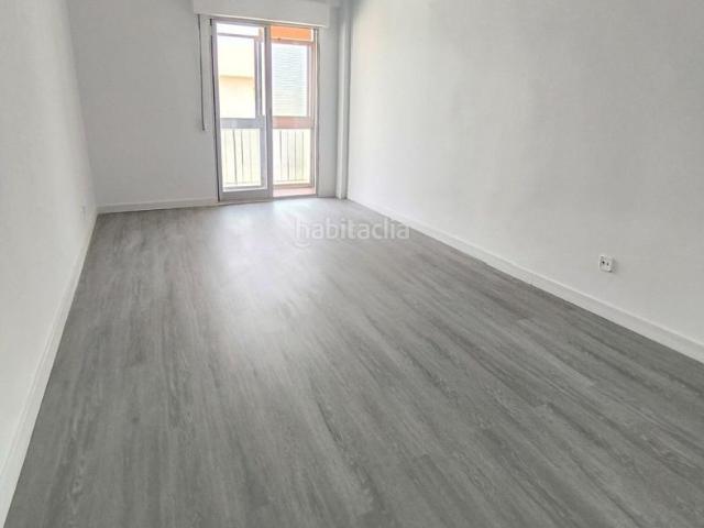 Piso en venta en Fuenlabrada, Centro. INMOBILIARIA CARVALLO VENDE EN EXCLUSIVA PISO SEMIREFORMADO EN ZONA CENTRO DE FUENLABRADA. Pisos.