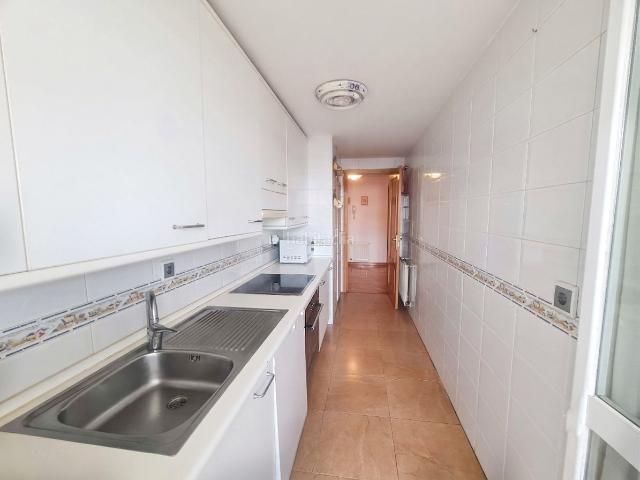 Piso en venta en Fuenlabrada, Centro. Piso de 4 dormitorios, 2 baños completos en excelente ubicación. Pisos.