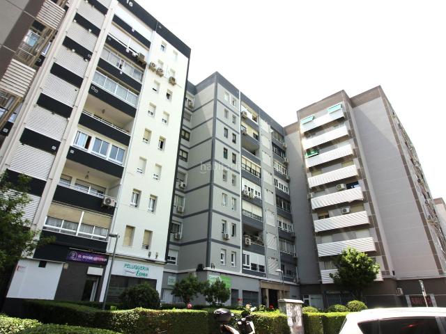 Piso en venta en Fuenlabrada, Centro. Piso junto a Metro Parque de Los Estados. Pisos.
