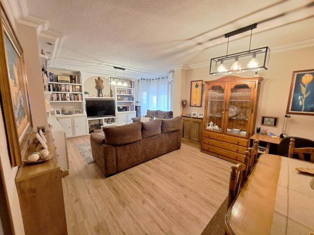 Piso en venta en Fuenlabrada, La Serna. PISO EN VENTA CON PISCINA, TRASTERO Y PLAZA DE GARAJE EN FUENLABRADA. ZONA LA SERNA. Pisos.