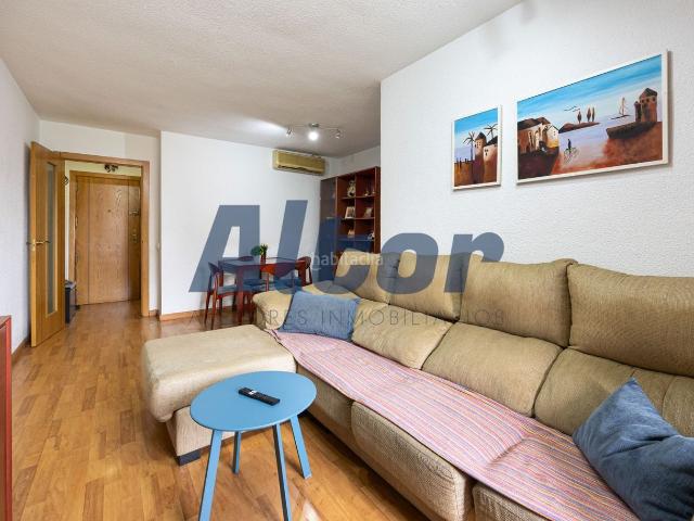 Piso en venta en Fuenlabrada, La Serna. PISO EN VENTA CON RENTABILIDAD EN LOREA 2 INQUILINO SOLVENTE Y PISCINAS PRIVADAS. Pisos.
