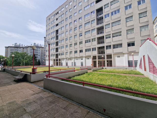 Piso en venta en Ferrol, Caranza. PISO CON ASCENSOR, TRASTERO Y GARAJE. Pisos.