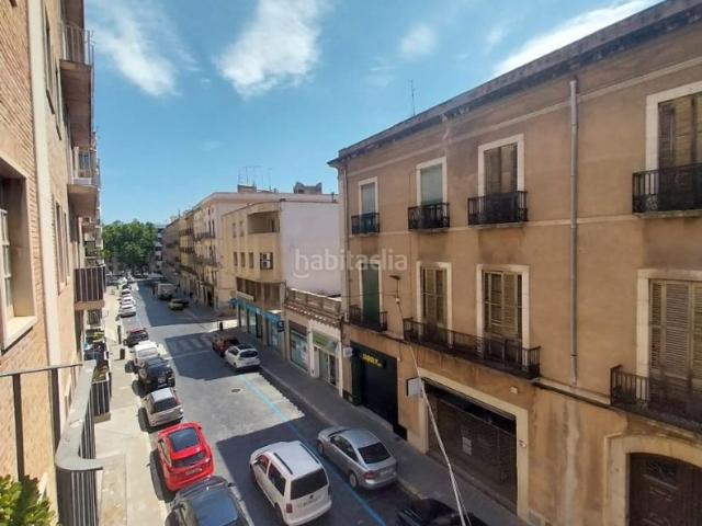 Piso en venta en Figueres, Centre. Pis amb encant en finca de 1940 al centre de Figueres Ideal per reformar al teu gust. Pisos.