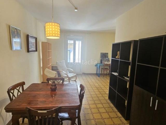 Piso en venta en Figueres, Centre. Piso de 4 habitaciones en Figueres centro para entrar YA. Pisos.