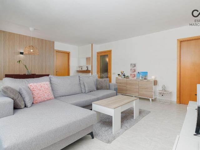 Piso en venta en Figueres, Creu de la Mà. LUZ, TRANQUILIDAD Y CALIDAD DE VIDA EL PISO QUE TE HARÁ SENTIR EN CASA DESDE EL PRIMER MOMENTO. Pisos.