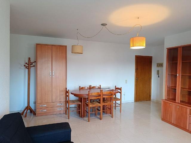 Piso en venta en Figueres, de 61 m² 1 habitación por 140.000