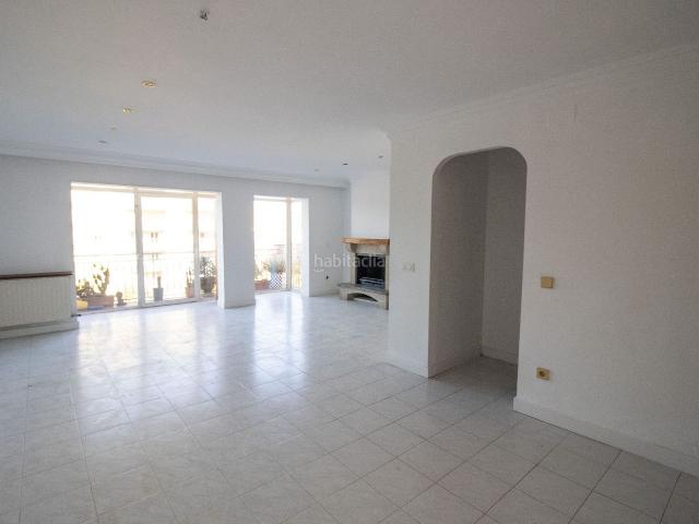 Piso en venta en Figueres, Eixample Horta Capallera. GRAN PISO DE 121 M MUY LUMINOSO EN EL CENTRO DE FIGUERES. Pisos.