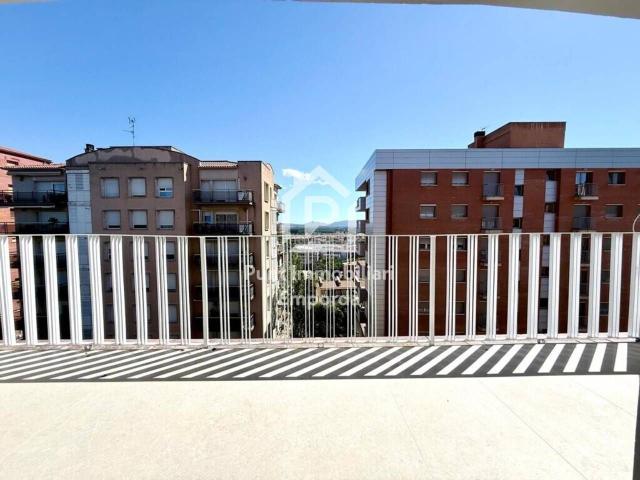 Piso en venta en Figueres, Eixample Horta Capallera. Piso reformado en el centro de Figueres. Pisos.