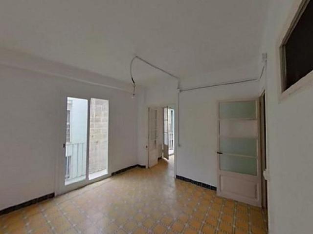 Piso en venta en Flix, de 52 m² 2 habitaciones por 19.000