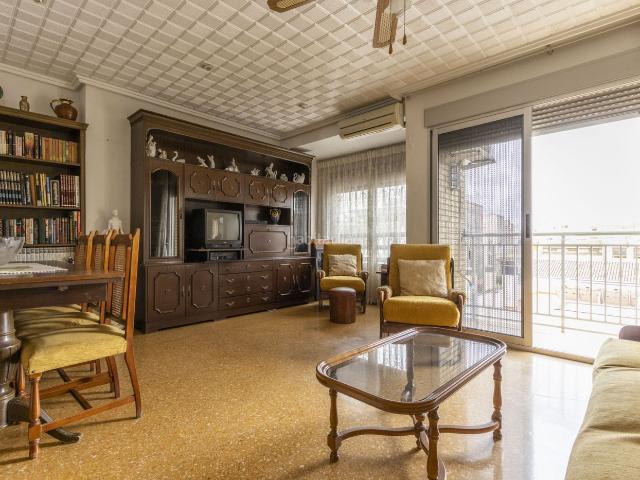 Piso en venta en Foios. Luminoso y espacioso piso con ascensor en Foios!. Pisos.