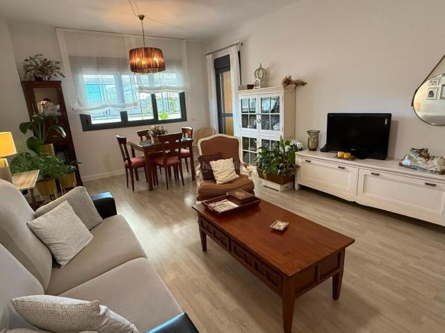 Piso en venta en Guadalajara, Las Cañas. Exclusiva vivienda con un patio que marca la diferencia. Pisos.