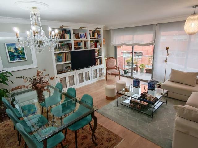 Piso en venta en Guadalajara, Los Valles Sanz Vazquez El Fuerte. Ponemos a su disposición vivienda de 2005 con reciente reforma integral MEJOR QUE NUEVA. Pisos.