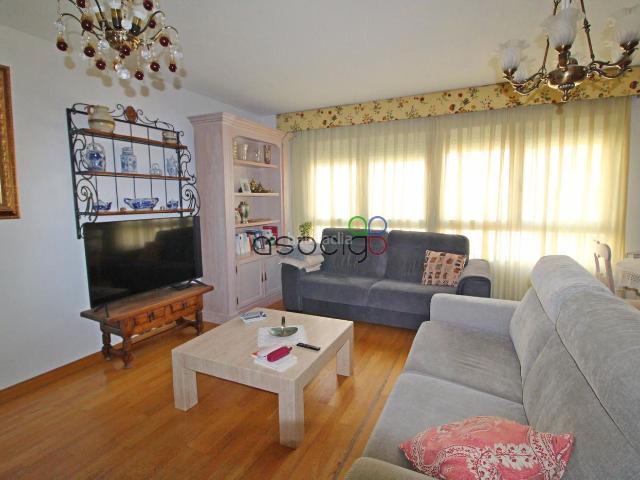 Piso en venta en Guadalajara, Plan Sur Amistad. 3 habitaciones, 2 baños, garaje C V. Amparo. Pisos.