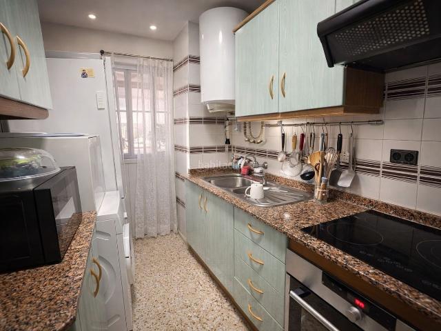 Piso en venta en Guardamar del Segura, Guardamar Playa. Vivienda con vistas al mar a solo 20 metros de la Playa Roqueta ndash Guardamar del SeguraDescubra esta luminosa vivienda situada. Pisos.