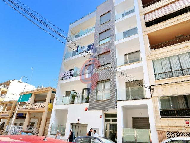 Piso en venta en Guardamar del Segura, Guardamar Playa. Apartamento con garaje a escasos metros de la playa en Guardamar del Segura. Pisos Guardamar del.