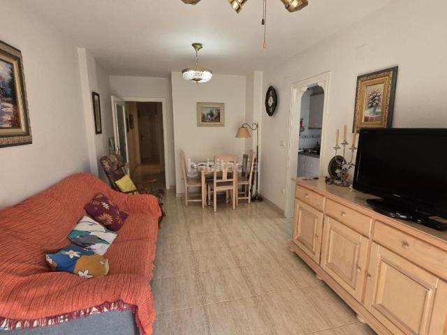 Piso en venta en Guardamar del Segura, Pueblo. Apartamento con terraza en la provincia de Alicante, en la localidad de Guardamar del Segura. 3 habitaciones 90 m² A 500 metro. Pisos Guardamar del.