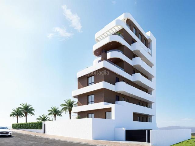 Piso en venta en Guardamar del Segura, Puerto Deportivo. Apartamento de 2 dormitorios y 2 baños con piscina y garaje, a 1000 m de la playa en Guardamar del Segura. Pisos Guardamar del.