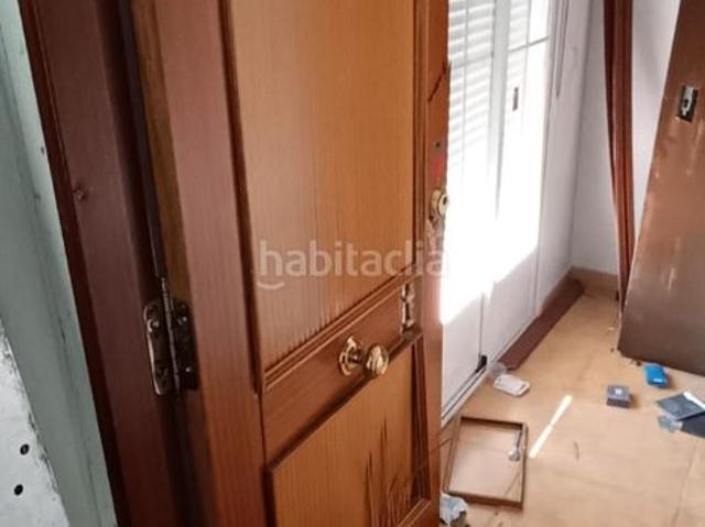 Piso en venta en Guardia de Jaén La. Piso con oportunidad de reforma en Jaén. Pisos Guardia de Jaén.