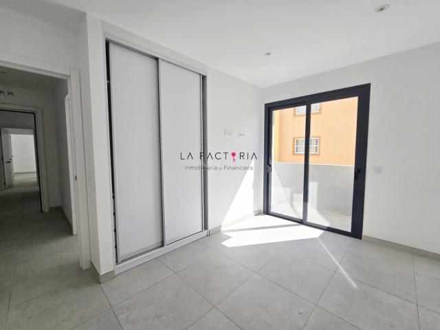 Piso en venta en Guía de Isora, Playa de San Juan. ESTRENA VIVIENDA JUNTO AL MAR. Pisos Guía de.