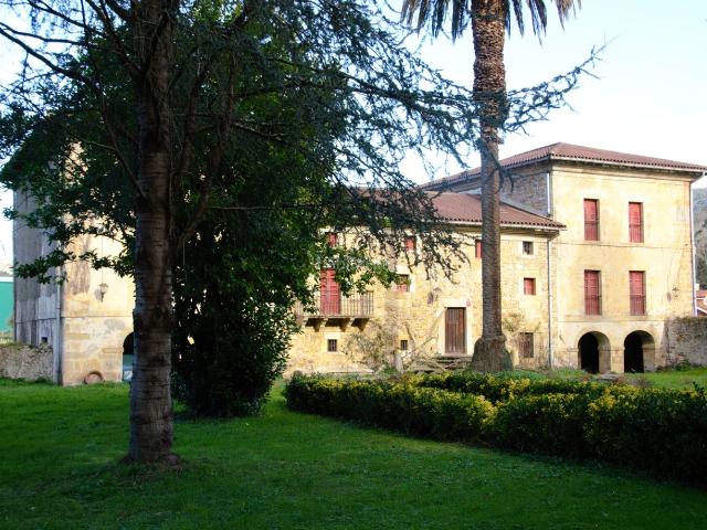 Piso en venta en Guriezo. Espectacular Palacio montañés del siglo XVIII. Pisos.