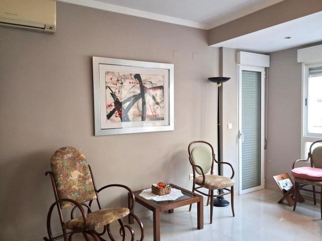 Piso en venta en Gandia, Centro Histórico. Vivienda situada en el centro de la población, rodeada de todos los servicios. Pisos.