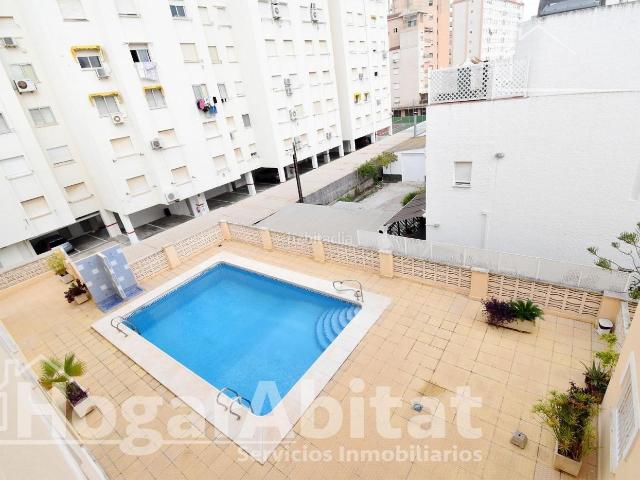 Piso en venta en Gandia, Playa de Gandía. SEMIREFORMADO EN RESIDENCIAL CON PISCINA Y TERRAZA. Pisos.