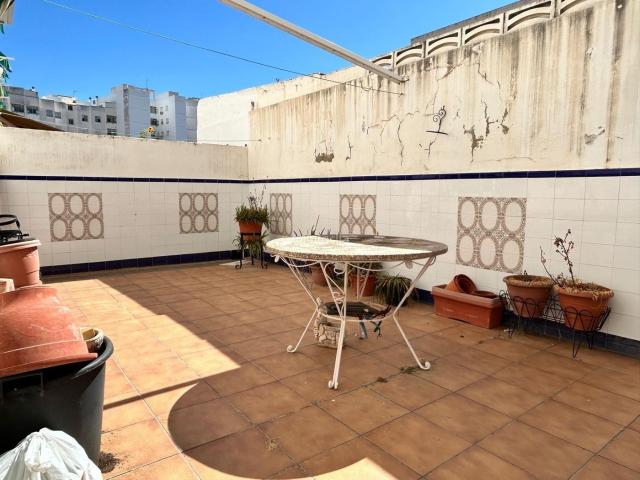 Piso en venta en Gandia, Plaza Elíptica República Argentina. Piso amplio con gran terraza en la zona de los nuevos Juzgados de Gandia. Pisos.