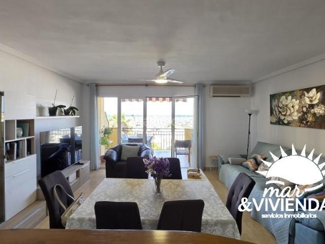 Piso en venta en Garrucha, Puerto de Garrucha. Exclusiva vivienda en primera línea de playa con espectaculares vistas al mar y al puerto deportivo de Garrucha. Pisos.