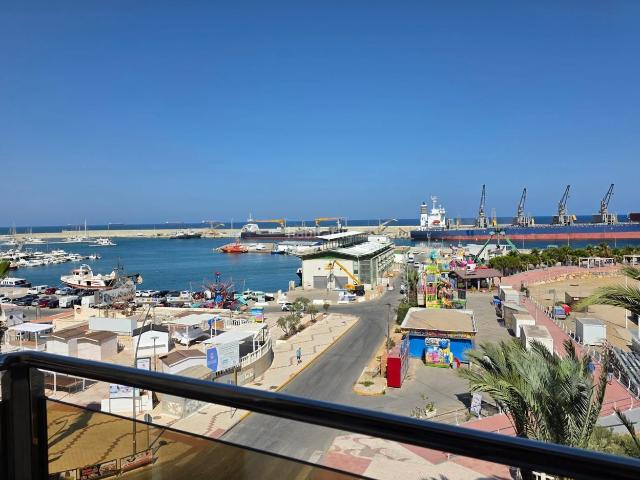 Piso en venta en Garrucha, Puerto de Garrucha. Piso de 3 dormitorios con vistas al mar en pleno Malecón de Garrucha. Pisos.