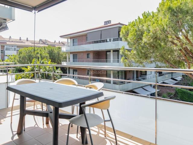 Piso en venta en Gavà, Gava Mar. Vivienda con terraza, vistas a piscina y confort premium en Gavà. Pisos.