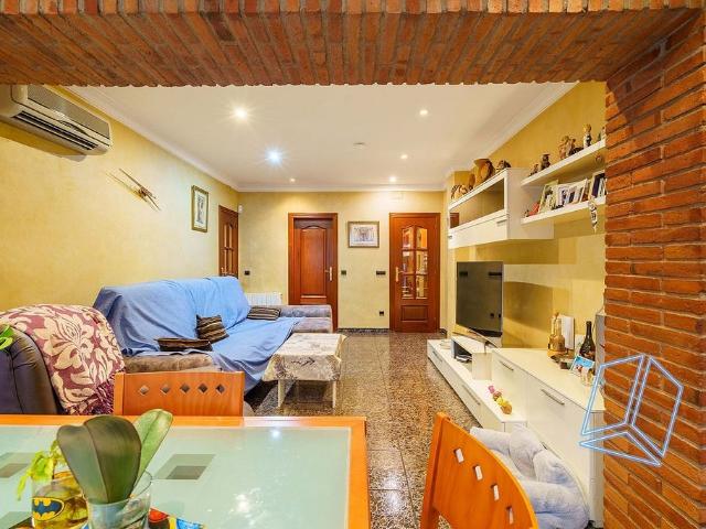 Piso en venta en Gavà, de 77 m² 3 habitaciones por 215.000