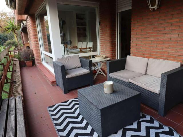 Piso en venta en Getxo, Las Arenas. Bajo en Antiguo Golf con terraza. Pisos.