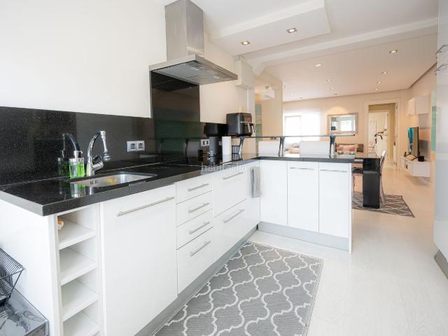 Piso en venta en Gijón, Ceares. Hermanos Felgueroso, amplia vivienda totalmente reformada, exterior y muy soleada Presentamos esta magnífica vivienda situada en u. Pisos.