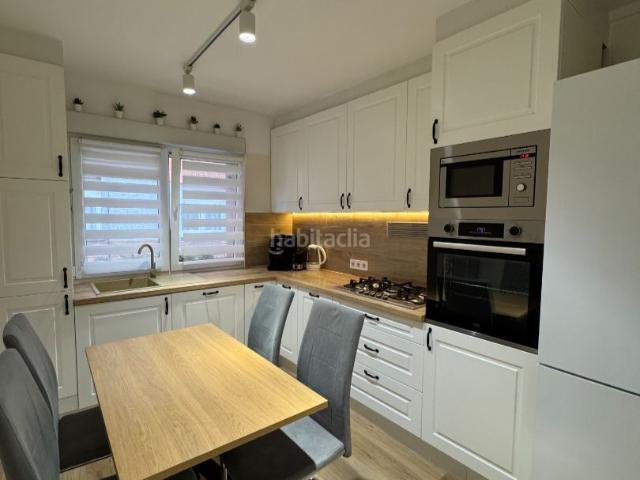 Piso en venta en Gijón, Ceares. Inversión estratégica en Gijón: Piso reformado con gran potencial de ingresos por alquiler. Pisos.