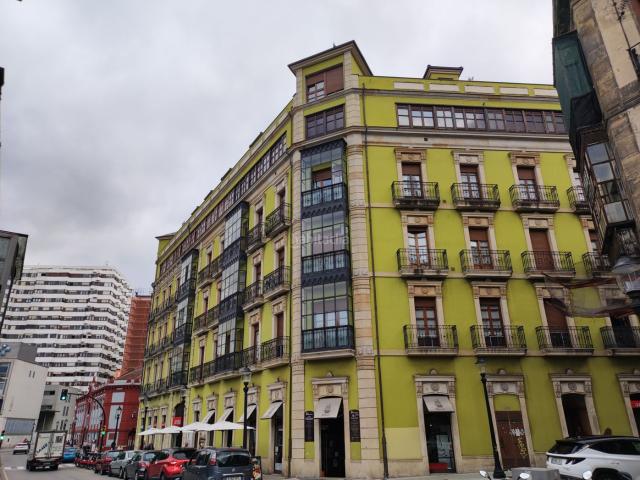 Piso en venta en Gijón, Centro. CENTRO, exclusivo, exterior, amueblado, impecable, con plaza de GARAJE y TRASTERO!. Pisos.