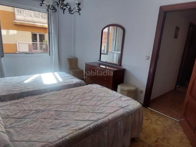 Piso en venta en Gijón, Centro. Se vende piso exterior y muy luminos en Gijón en la Calle Decano Prendes Pando. Pisos.